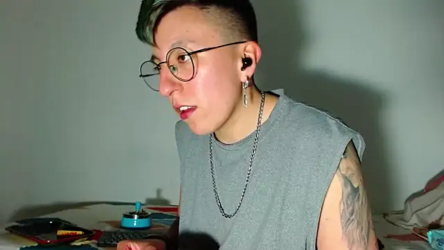 Snapshot of Sexyboy_666 chatting on 2, 12, 2025 Sexyboy 666 online show from 2, 12, 2025