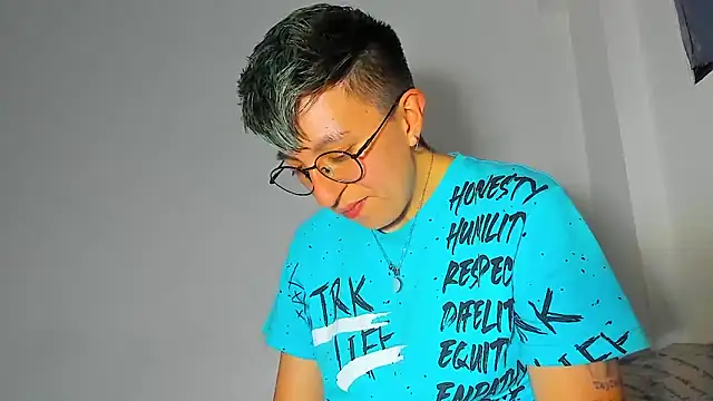 Snapshot of Sexyboy_666 chatting on 17, 12, 2025 Sexyboy 666 online show from 17, 12, 2025