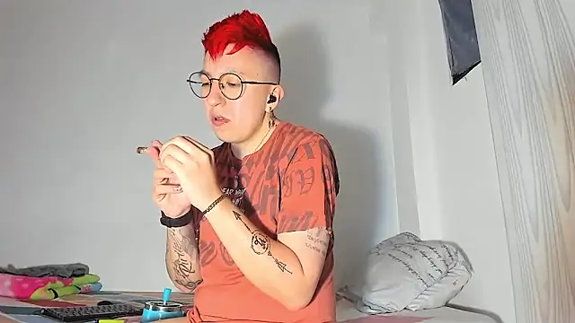 Snapshot of Sexyboy_666 chatting on 19, 12, 2025 Sexyboy 666 online show from 19, 12, 2025