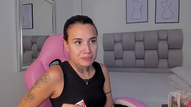 Susan-Sweet-7 online show from 10, 10, 2025