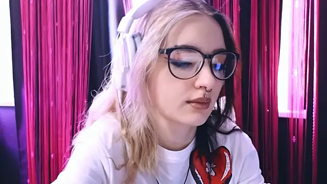 Avi Nile online show from 23, 2, 2025