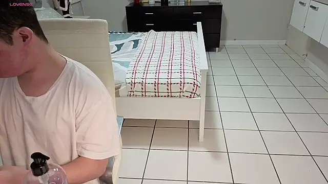 Snapshot of Lorenzo_hernandez chatting on 15, 12, 2025 Lorenzo hernandez online show from 15, 12, 2025