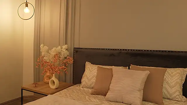 IrisBaker online show from 29, 3, 2026