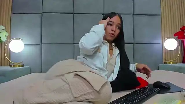 ChanellCambel online show from 9, 10, 2025