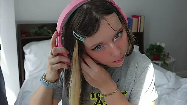 Snapshot of Ayra_Lust chatting on 2, 3, 2025 Ayra Lust online show from 2, 3, 2025