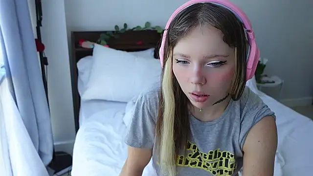 Snapshot of Ayra_Lust chatting on 17, 3, 2025 Ayra Lust online show from 17, 3, 2025