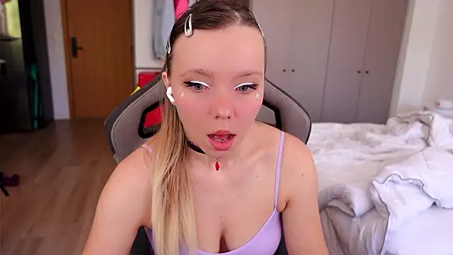 Ayra Lust online show from 6, 2, 2026