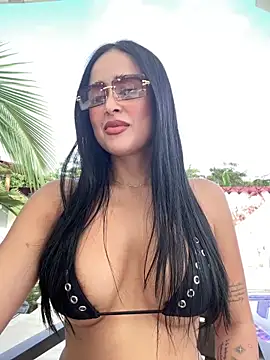 Snapshot of Alexandra_duque chatting on 3, 10, 2025 Alexandra duque online show from 3, 10, 2025