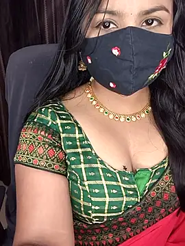 Snapshot of Tanvi-patil chatting on 11, 11, 2025 Tanvi-patil online show from 11, 11, 2025