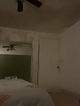 Snapshot of FumesClouds chatting on 25, 12, 2024 FumesClouds online show from 25, 12, 2024