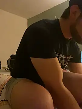 Snapshot of FumesClouds chatting on 2, 2, 2025 FumesClouds online show from 2, 2, 2025