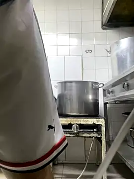 Snapshot of FumesClouds chatting on 10, 9, 2025 FumesClouds online show from 10, 9, 2025