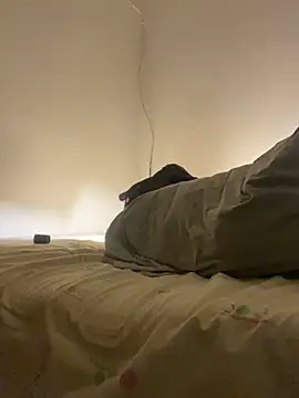 Snapshot of FumesClouds chatting on 17, 10, 2025 FumesClouds online show from 17, 10, 2025