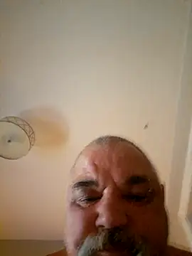 Newfiesausage1972 online show from 29, 10, 2025