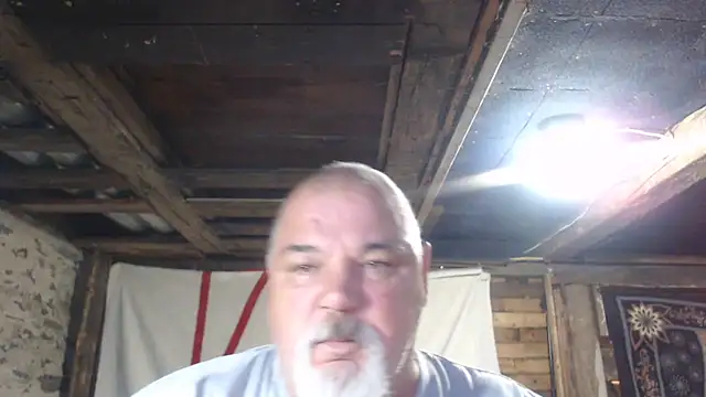 Newfiesausage1972 online show from 22, 7, 2026
