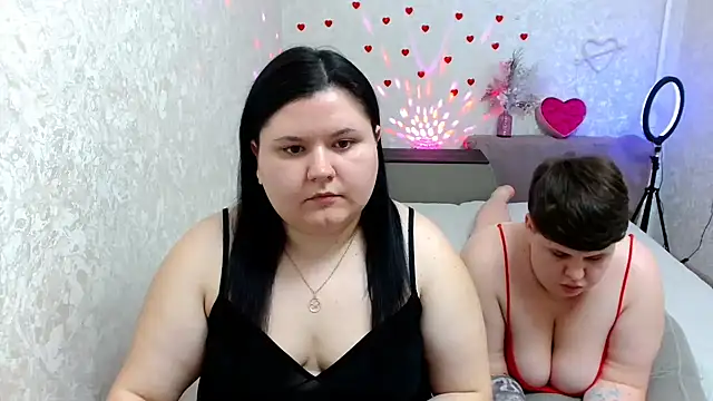 BeckyAndHellen online show from 13, 2, 2025