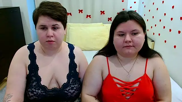 BeckyAndHellen online show from 19, 10, 2025