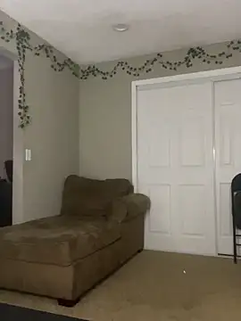 Shuggabutt online show from 5, 1, 2025