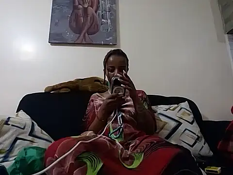 hoely grail01 online show from 28, 11, 2025