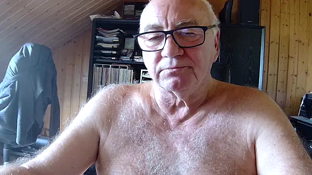 Snapshot of biggandybig chatting on 4, 6, 2026 biggandybig online show from 4, 6, 2026