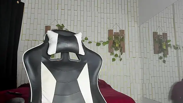 Snapshot of jacksson_lawrence chatting on 21, 10, 2025 jacksson lawrence online show from 21, 10, 2025