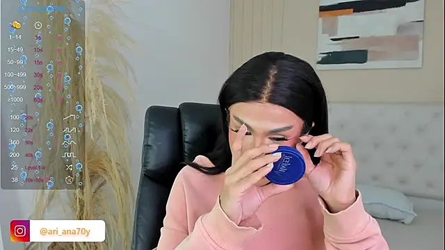 Snapshot of LOISE-XX chatting on 24, 9, 2025 LOISE-XX online show from 24, 9, 2025