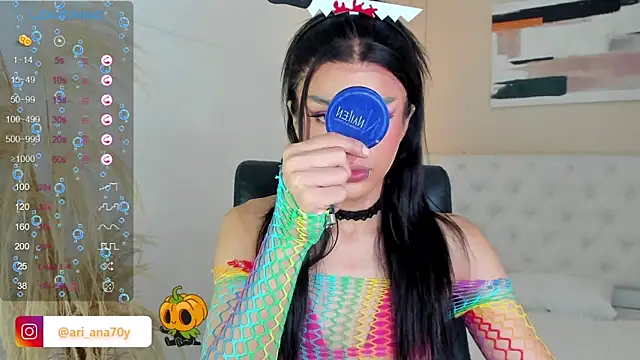 Snapshot of LOISE-XX chatting on 24, 10, 2025 LOISE-XX online show from 24, 10, 2025