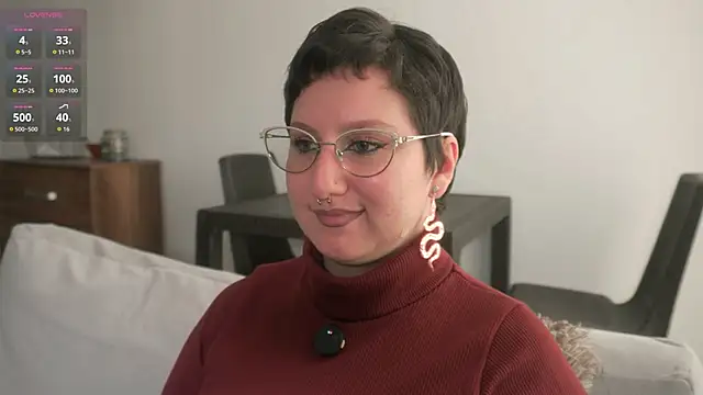 Ximenna Cruz online show from 18, 9, 2025