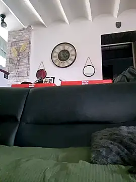 Snapshot of RomWoolf chatting on 22, 9, 2025 RomWoolf online show from 22, 9, 2025