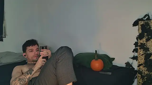 Snapshot of JackDesFeux chatting on 14, 10, 2025 JackDesFeux online show from 14, 10, 2025