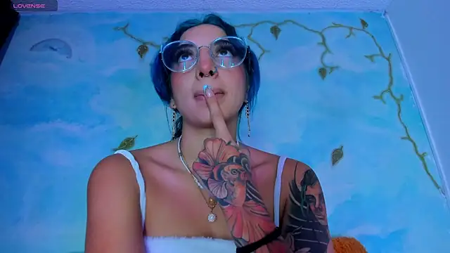 SaturnooStonee online show from 4, 3, 2026