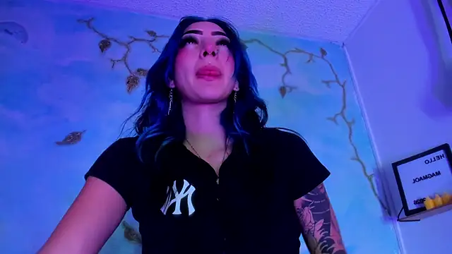 SaturnooStonee online show from 2, 4, 2026