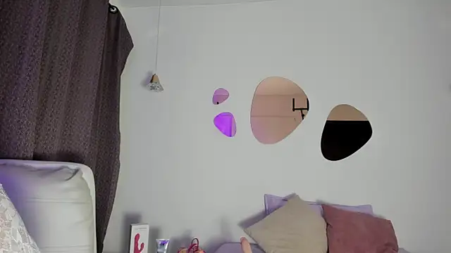 Snapshot of ValentinaaF chatting on 31, 10, 2025 ValentinaaF online show from 31, 10, 2025