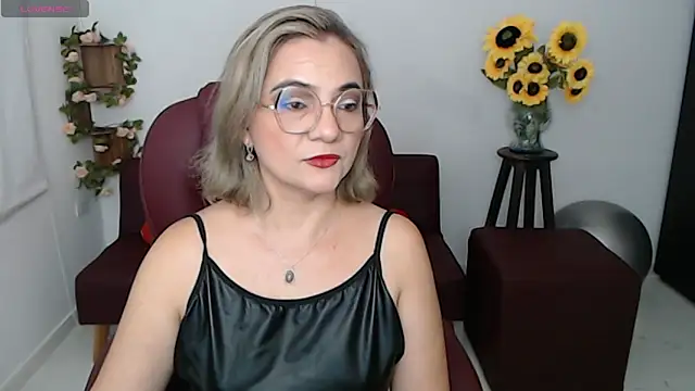 Snapshot of ana_milf chatting on 1, 5, 2026 ana milf online show from 1, 5, 2026