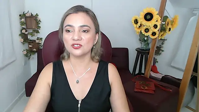 Snapshot of ana_milf chatting on 4, 6, 2026 ana milf online show from 4, 6, 2026