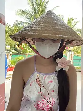 BabyThree  online show from 28, 1, 2025