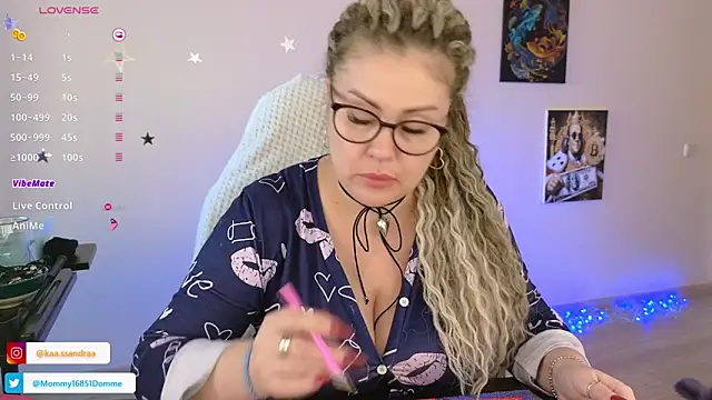 misskaassandraa online show from 9, 2, 2025