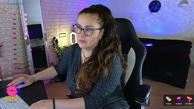 misskaassandraa online show from 28, 9, 2025