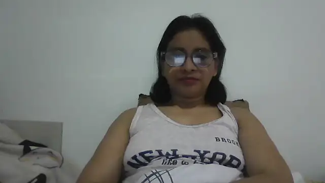 Snapshot of titssmall123 chatting on 19, 11, 2025 titssmall123 online show from 19, 11, 2025