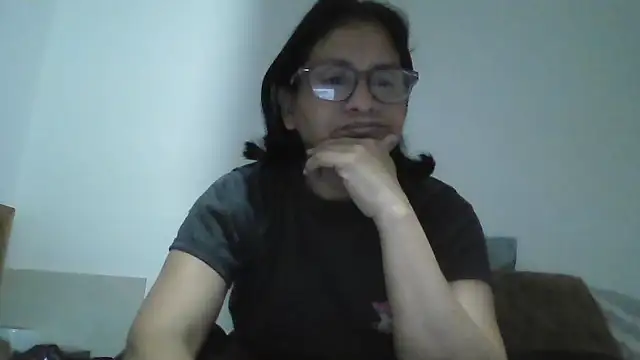 Snapshot of titssmall123 chatting on 24, 11, 2025 titssmall123 online show from 24, 11, 2025