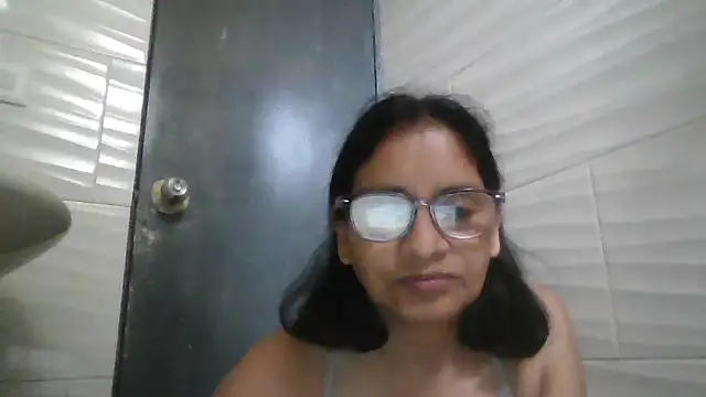 Snapshot of titssmall123 chatting on 26, 11, 2025 titssmall123 online show from 26, 11, 2025