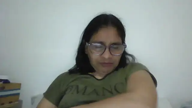 Snapshot of titssmall123 chatting on 27, 11, 2025 titssmall123 online show from 27, 11, 2025