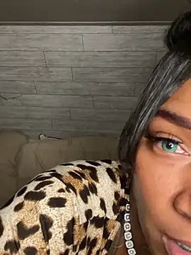 Snapshot of CUMQUEEN-XXX69 chatting on 23, 9, 2025 CUMQUEEN-XXX69 online show from 23, 9, 2025