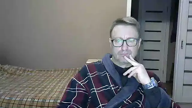 Snapshot of HarrySnake chatting on 11, 12, 2024 HarrySnake online show from 11, 12, 2024