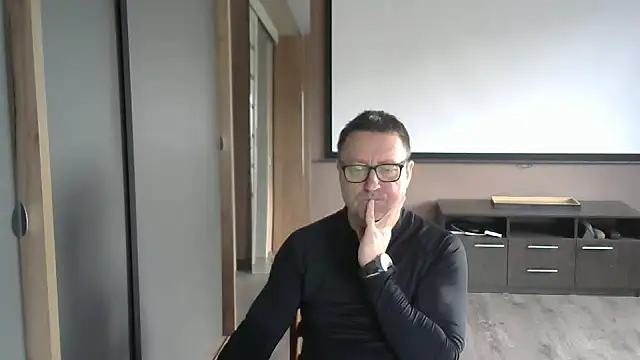 Snapshot of HarrySnake chatting on 11, 10, 2025 HarrySnake online show from 11, 10, 2025