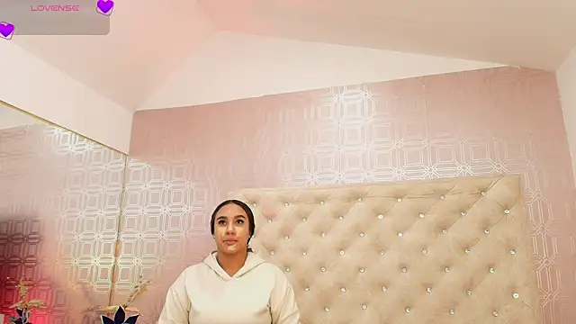 Sara Desire online show from 15, 1, 2025