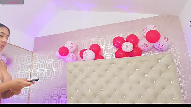 Sara Desire online show from 18, 2, 2025