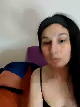 Snapshot of Bigyummmzul chatting on 2, 1, 2025 Bigyummmzul online show from 2, 1, 2025