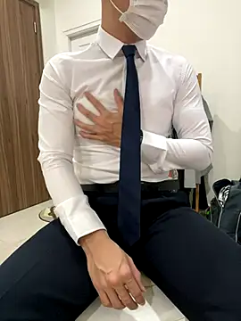 harrylouis1357 online show from 4, 12, 2024