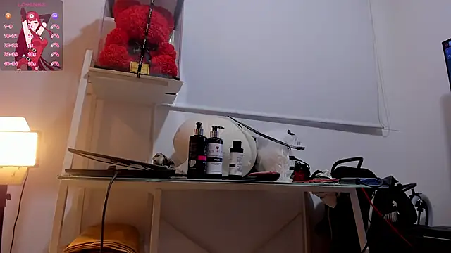 Abby Yons online show from 30, 10, 2025